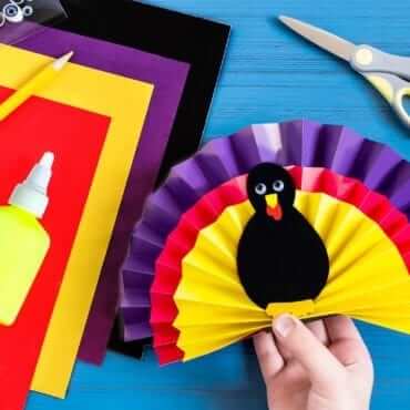 Five Festive Thanksgiving Craft Projects for the Classroom